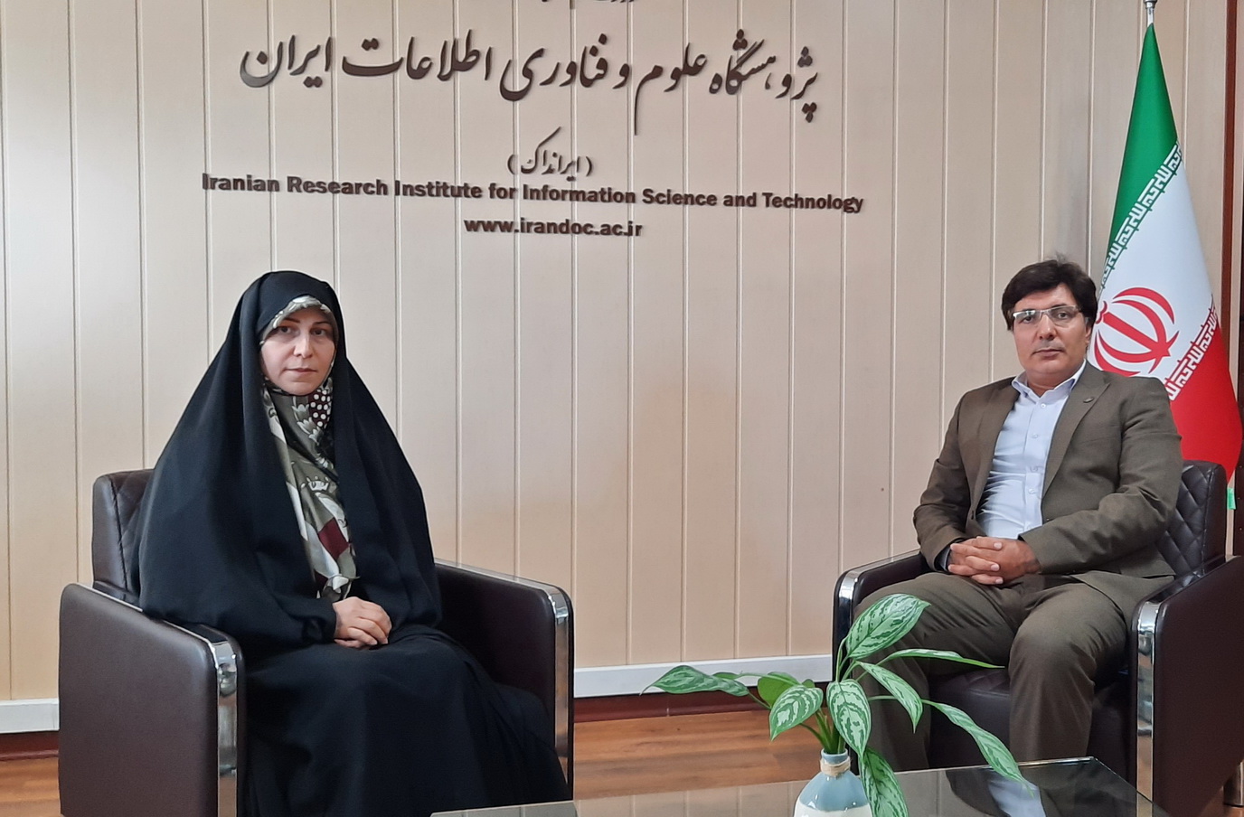 گفتگوی دکتر محمد حسن‌زاده با تلویزیون دانشگاه تهران