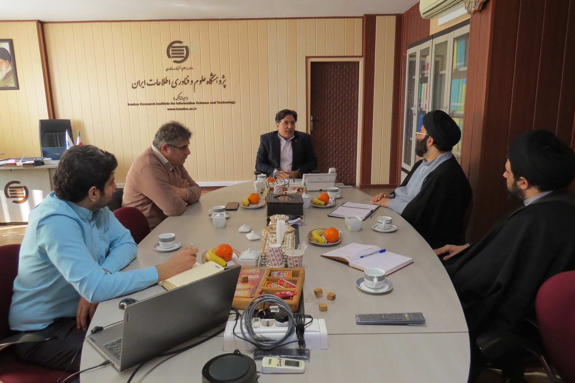 بازدید مدیران سازمان اوقاف و امور خیریه کشور از ایرانداک
