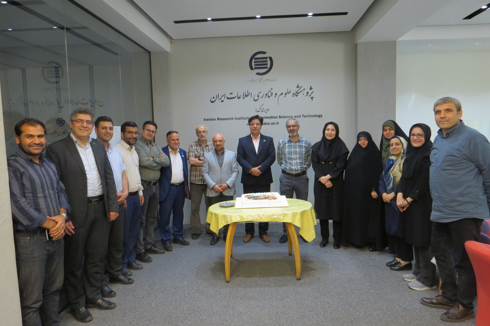 با حضور رئیس ایرانداک، مراسم بزرگداشت مقام معلم برگزار شد