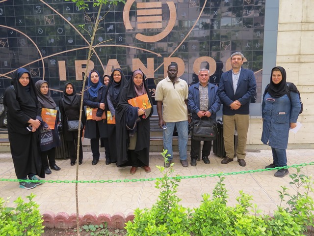 بازدید دانشجویان کارشناسی‌ارشد و دکترای دانشگاه علوم پزشکی تهران از ایرانداک 