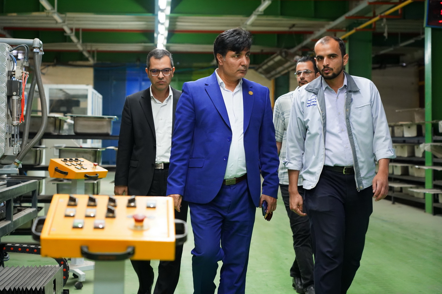 ⁠⁠بازدید رئیس ایرانداک از مرکز تماس، مرکز پایش و کارخانجات گروه انتخاب