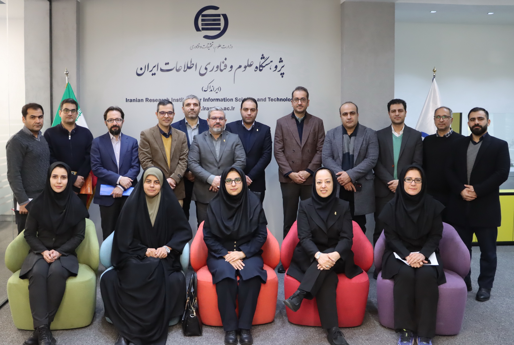 مدیران بانک پاسارگاد از ایرانداک بازدید کردند