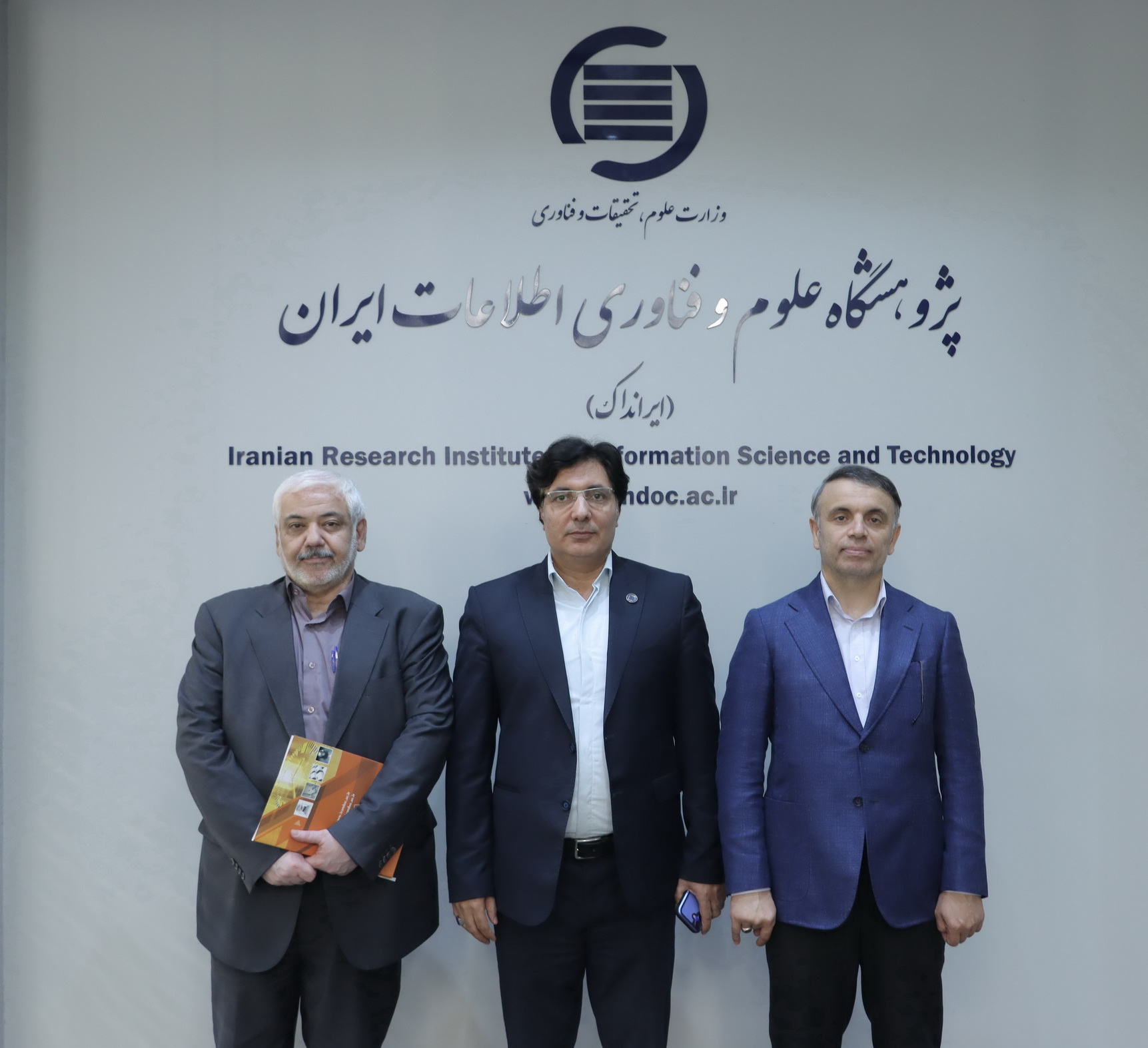 بازدید رئیس امور آموزش عالی، تحقیقات و فناوری سازمان برنامه و بودجه کشور، از ایرانداک 