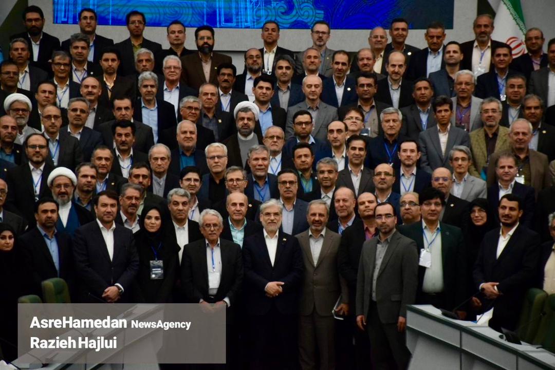 در بیانیه پایانی نود و نهمین اجلاس روسای دانشگاه ها و موسسات پژوهشی و فناوری بر رعایت اخلاق پژوهش و زیست‌بوم فناوری و نوآوری ایران (زیسفا) تاکید شد