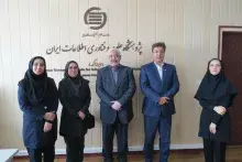 معاون امور آموزش عالی و پژوهشی سازمان برنامه و بودجه کشور از ایرانداک بازدید کرد